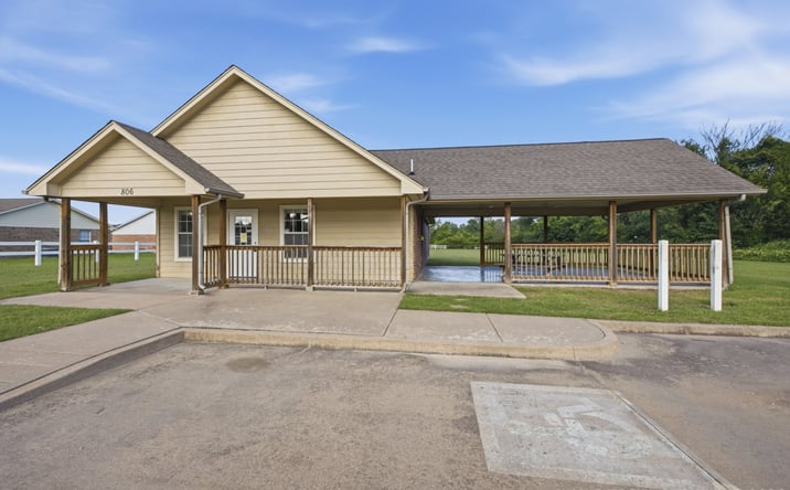 Pictures of Office, Mixed Use property located at 806 North 24th Street West, Muskogee, OK 74401 for sales - image #1