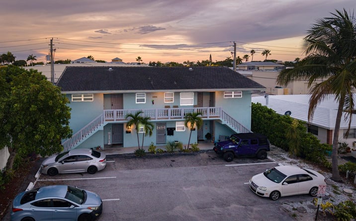 Pictures of Multifamily property located at 1001 SE 3rd Street, Deerfield Beach, FL 33441 for sales - image #1