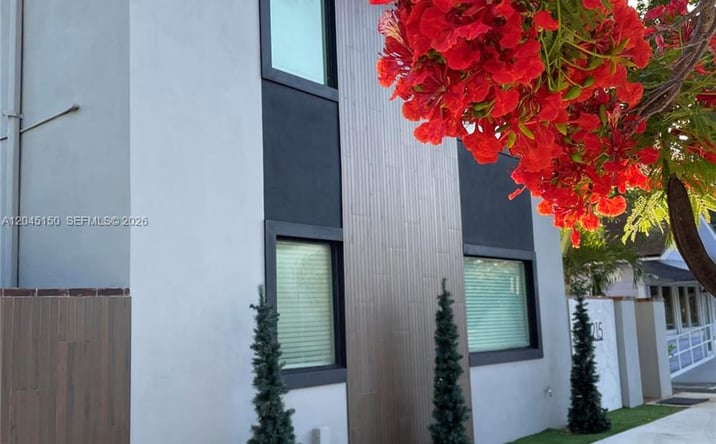 Pictures of Multifamily property located at 1215 E Broward Blvd, Fort Lauderdale, FL 33301 for sales - image #1