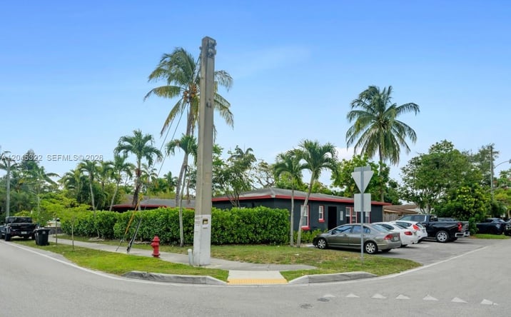 Pictures of Multifamily property located at 620 SW 7th St # 6 #1-6, Fort Lauderdale, FL 33315 for sales - image #1