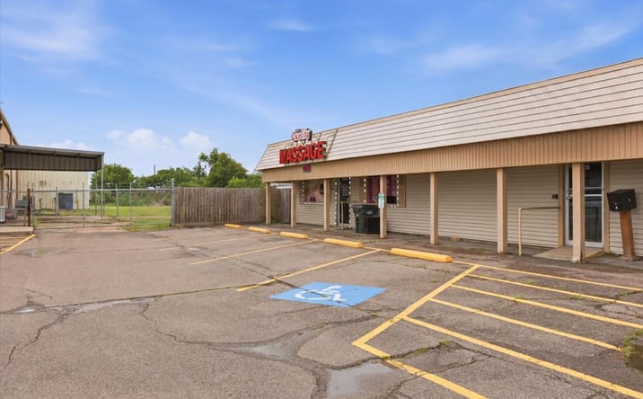 Pictures of Mixed Use, Special Purpose, Office property located at 5885 West Port Arthur Road, Port Arthur, TX 77640 for sales - image #1