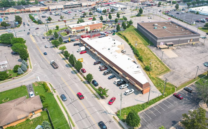 Pictures of Retail property located at 1416 Eastern Boulevard, Clarksville, IN 47129 for sales - image #1