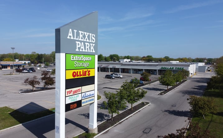Pictures of Retail property located at 920 West Alexis Road, Toledo, OH 43612 for sales - image #1