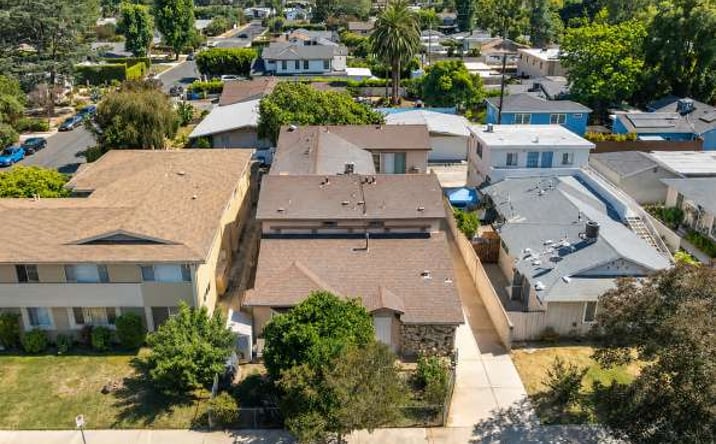 Pictures of Multifamily property located at 13444 Burbank Blvd, Sherman Oaks, CA 91401 for sales - image #1