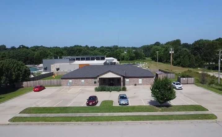 Pictures of Office property located at 975 N Lindsey Ave, Republic, MO 65738 for sales - image #1