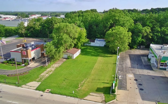 Pictures of Land, Retail property located at 1812 E Riverside Blvd, Loves Park, IL 61111 for sales - image #1