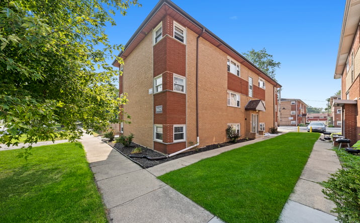 Pictures of Multifamily property located at 3625 147TH ST, MIDLOTHIAN, IL 60445 for sales - image #1