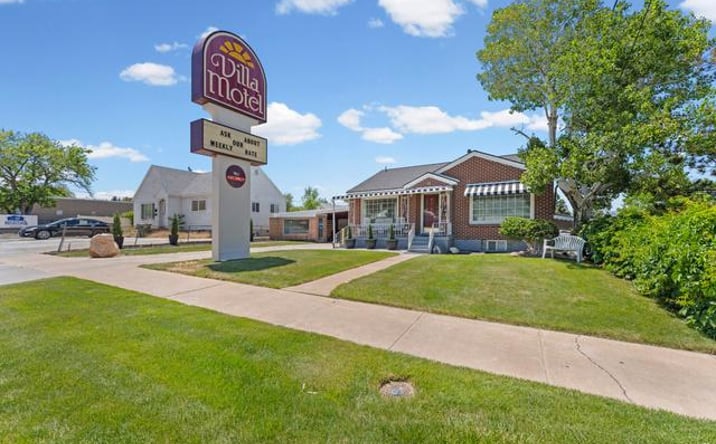 Pictures of Hospitality property located at 475 N MAIN ST, Tooele, UT 84074 for sales - image #1