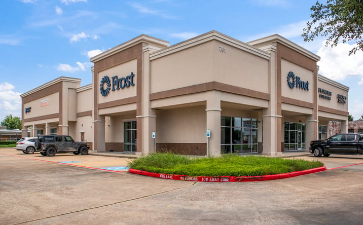 Pictures of Retail property located at 201 South Egret Bay Boulevard, League City, TX 77573 for sales - image #1