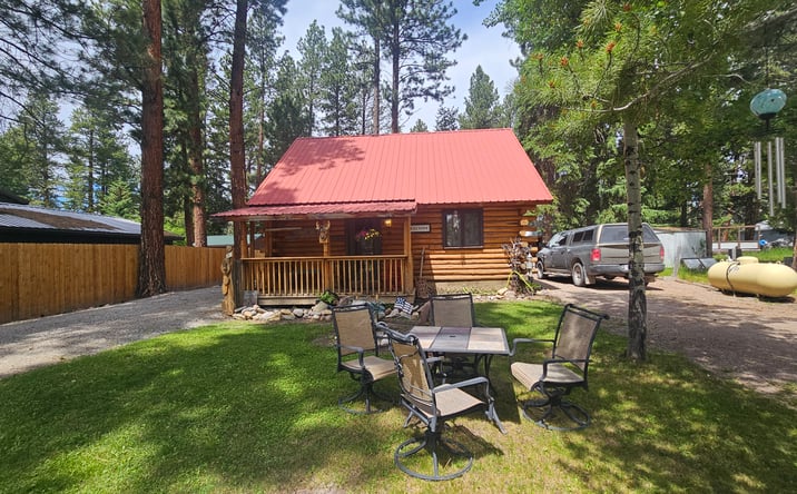 Pictures of Hospitality property located at 806 3rd Street North, Lincoln, MT 59639 for sales - image #1