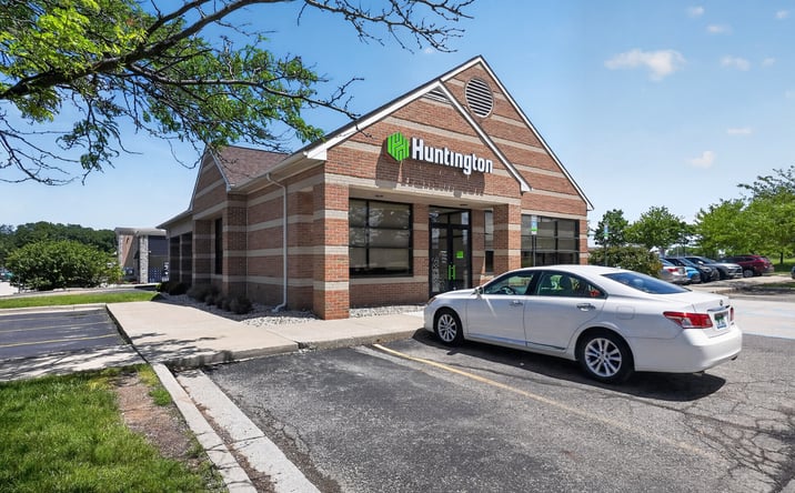 Pictures of Retail property located at 19025 Silver Pkwy, Fenton, MI 48430 for sales - image #1