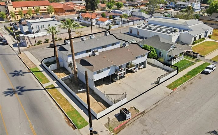 Pictures of Multifamily property located at 1401 Baker, Bakersfield, CA 93305 for sales - image #1