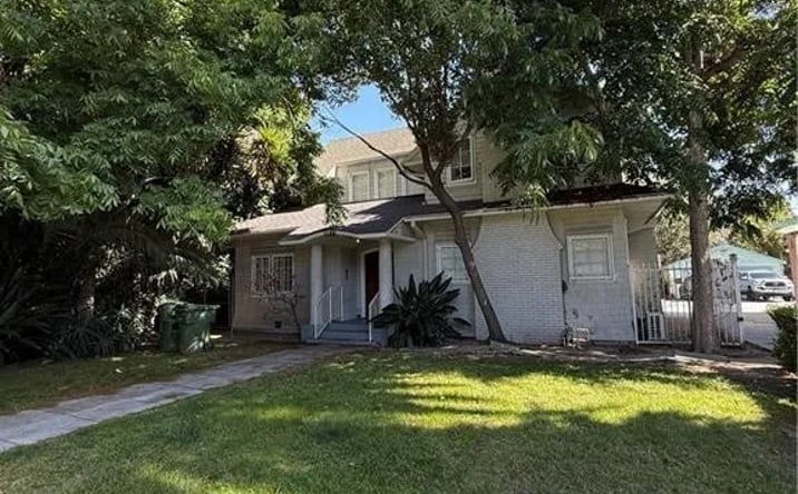 Pictures of Multifamily property located at 1188 W 28th, Los Angeles, CA 90007 for sales - image #1