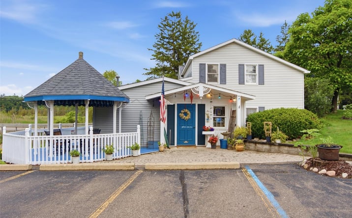 Pictures of Office, Retail property located at 425 S Ortonville Road, Ortonville, MI 48462 for sales - image #1