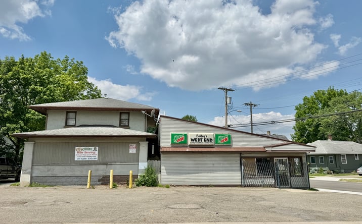 Pictures of Retail property located at 209 17th St SW, Massillon, OH 44647 for sales - image #1