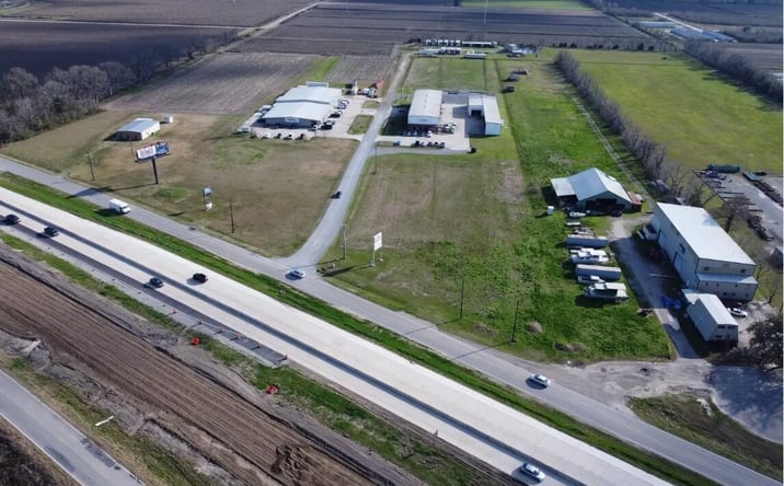 Pictures of Land property located at Hwy 90 E, New Iberia, LA 70560 for sales - image #1
