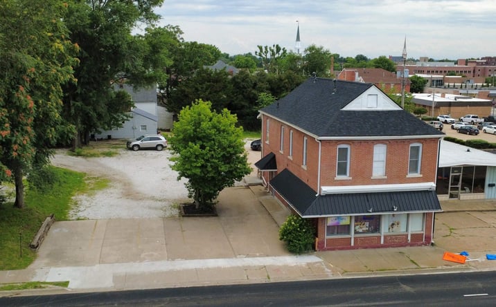 Pictures of Office, Retail property located at 1224 BROADWAY Street, Quincy, IL 62301 for sales - image #1