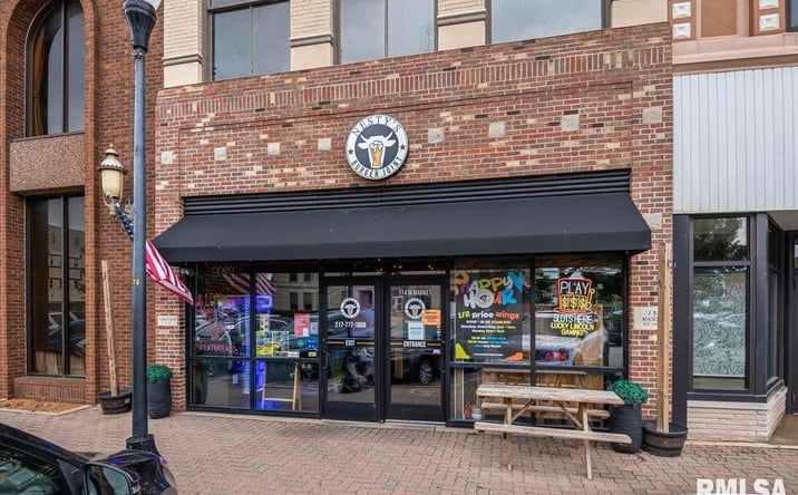 Pictures of Retail property located at 114 W MARKET Street, Taylorville, IL 62568 for sales - image #1