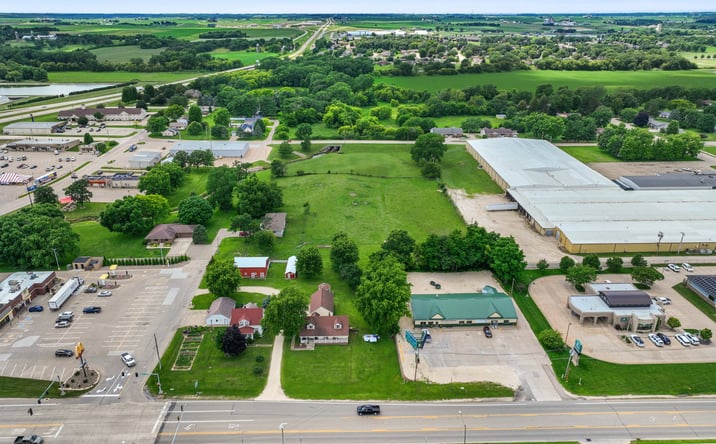 Pictures of Mixed Use property located at 1430 9th Street Southeast, Dyersville, IA 52040 for sales - image #1