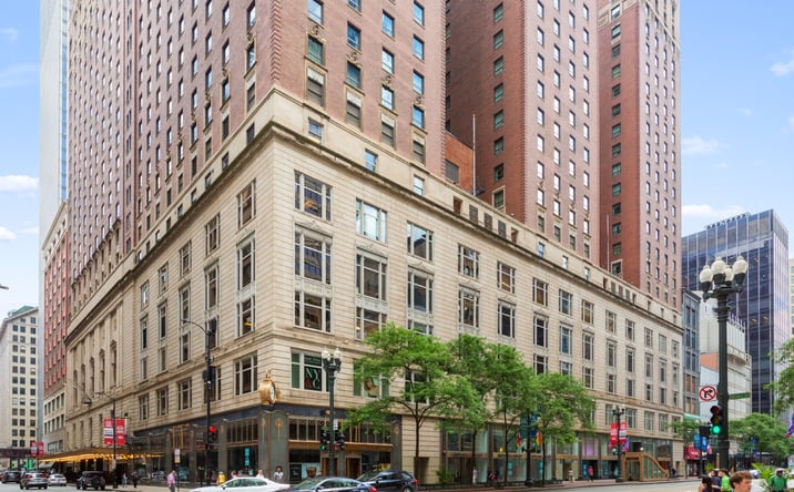 Pictures of Retail property located at 17 E Monroe St, Chicago, IL 60603 for sales - image #1