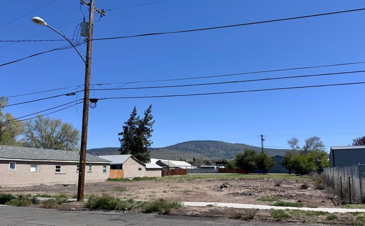 Pictures of Land property located at 337 Commercial Street, Klamath Falls, OR 97601 for sales - image #1
