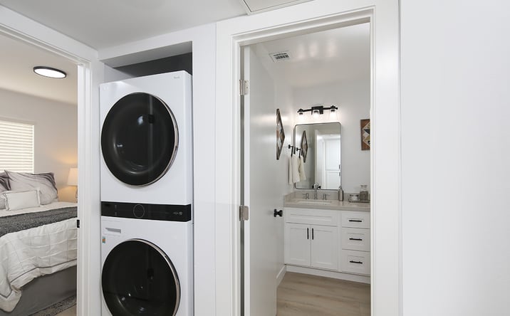 Pictures of Multifamily property located at 655 Ivy St, Glendale, CA 91204 for sales - image #1