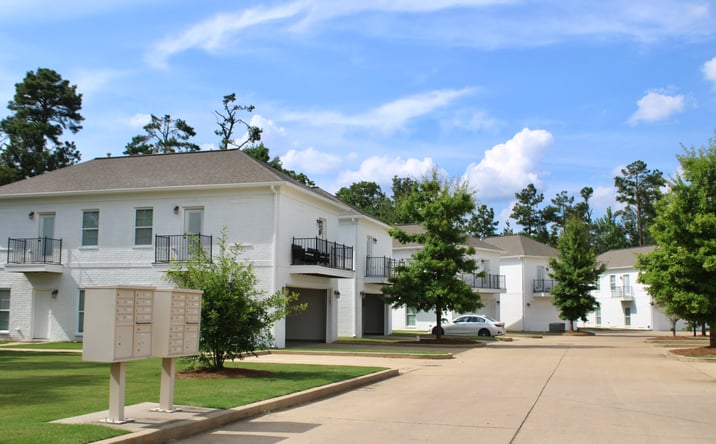 Pictures of Multifamily property located at 200 Park West Loop, Oxford, MS 38655 for sales - image #1