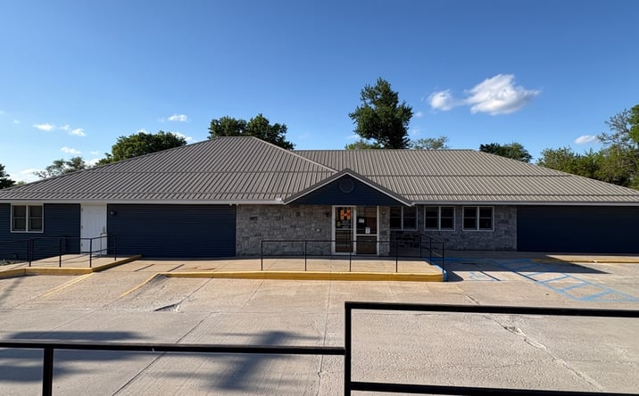 Pictures of Retail property located at 2703 Miller St, Bethany, MO 64424 for sales - image #1