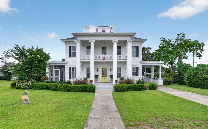 Pictures of Multifamily property located at 12 Dyal St, Baxley, GA 31513 for sales - image #1