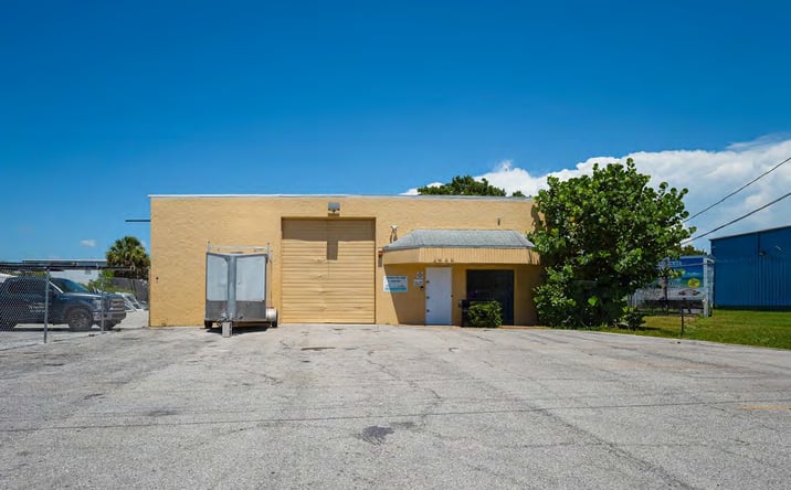 Pictures of Industrial, Office property located at 4400 Middle Ave, Sarasota, FL 34234 for sales - image #1