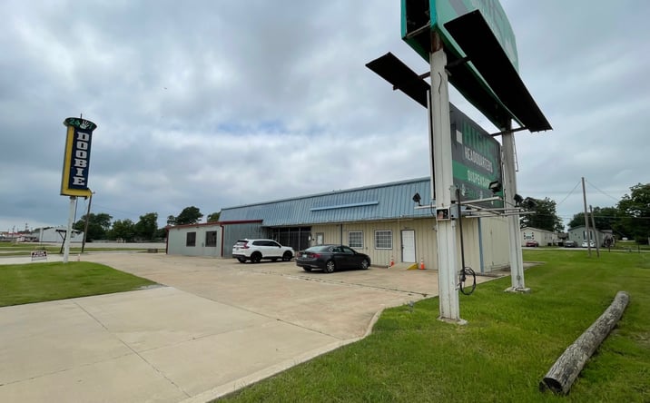Pictures of Office property located at 303 N Service Road, Calera, OK 74730 for sales - image #1