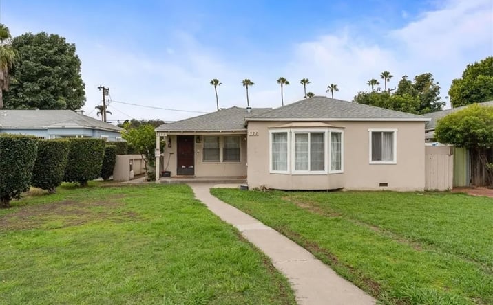 Pictures of Multifamily property located at 924 S Broadway, Santa Ana, CA 92701 for sales - image #1