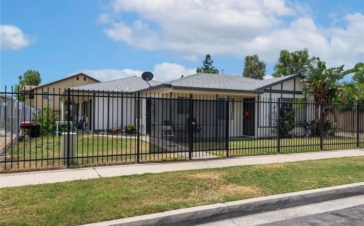 Pictures of Multifamily property located at 595 W Shamrock Street, Rialto, CA 92376 for sales - image #1