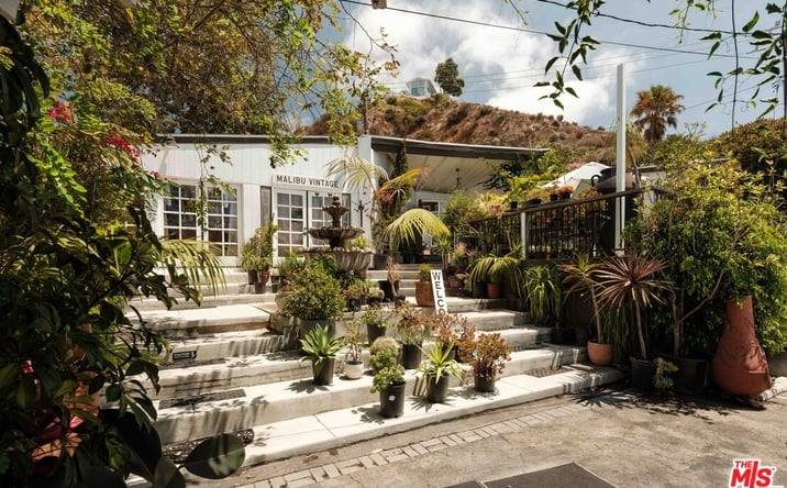 Pictures of Retail, Office, Special Purpose property located at 21201 Pacific Coast Hwy, Malibu, CA 90265 for sales - image #1