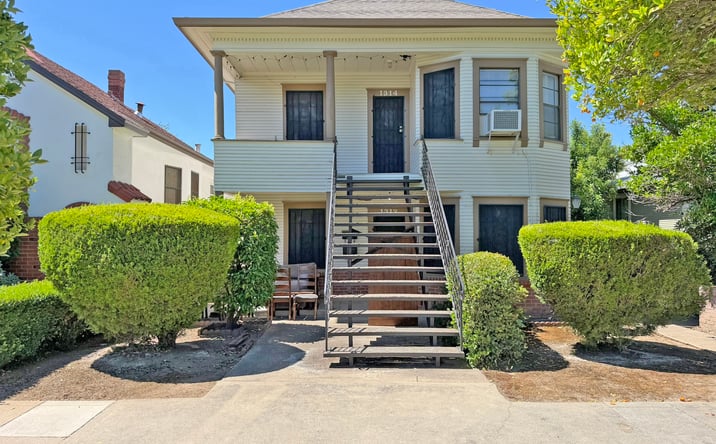 Pictures of Multifamily property located at 1312 T ST, SACRAMENTO, CA 95811 for sales - image #1