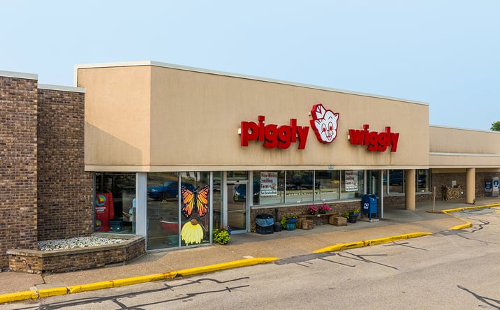 Pictures of Retail property located at 106 W Oak St, Boscobel, WI 53805 for sales - image #1