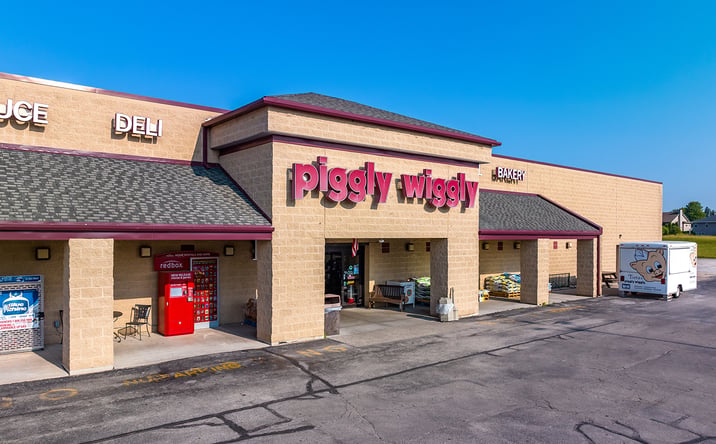 Pictures of Retail property located at 714 S Wisconsin Dr, Howards Grove, WI 53083 for sales - image #1
