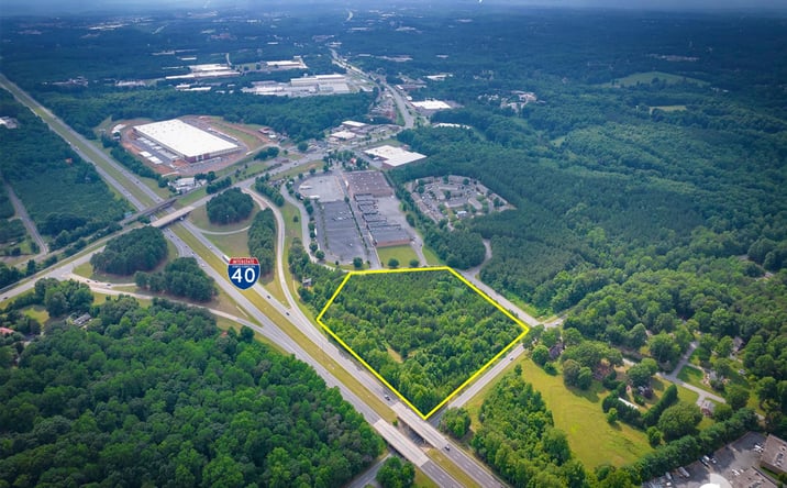 Pictures of Land property located at 401 10th Street NW, Conover, NC 28613 for sales - image #1
