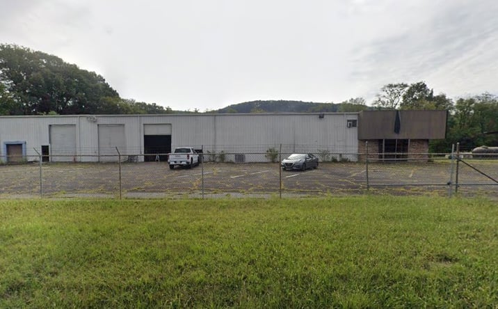 Pictures of Industrial property located at 1317 Godfrey Avenue Southeast, Fort Payne, AL 35967 for sales - image #1