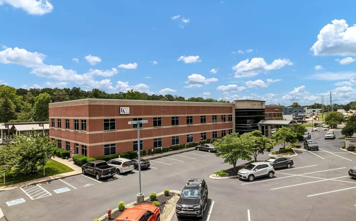 Pictures of Office property located at 575 Oak Ridge Turnpike, Oak Ridge, TN 37830 for sales - image #1
