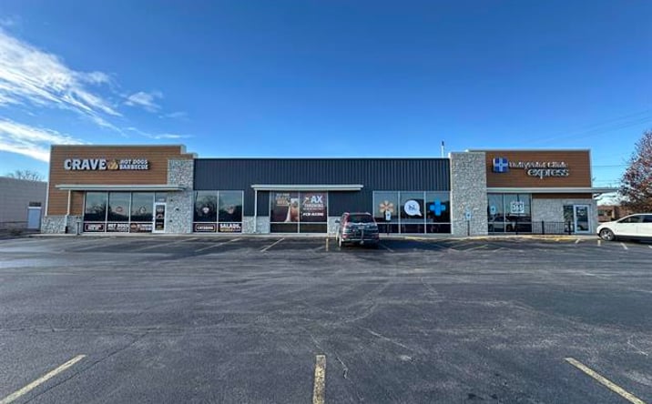 Pictures of Retail property located at 1411 KIMBERLY Road, Bettendorf, IA 52722 for sales - image #1