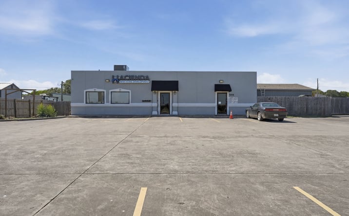 Pictures of Retail, Mixed Use property located at 1615 Voss Avenue, Odem, TX 78370 for sales - image #1