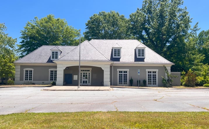 Pictures of Retail, Office, Mixed Use property located at 114 Westgate Plaza, Franklin, NC 28734 for sales - image #1