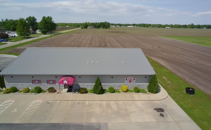 Pictures of Retail property located at 2011 E Chestnut Street, Canton, IL 61520 for sales - image #1