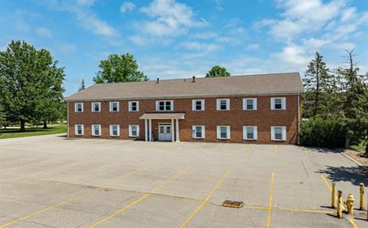 Pictures of Office property located at 30670 Bainbridge Rd, Solon, OH 44139 for sales - image #1