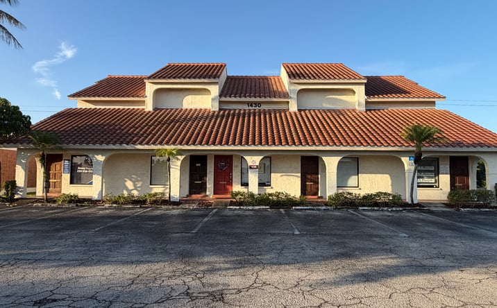 Pictures of Office property located at 1430 ROYAL PALM SQ BLVD, FORT MYERS, FL 33919 for sales - image #1