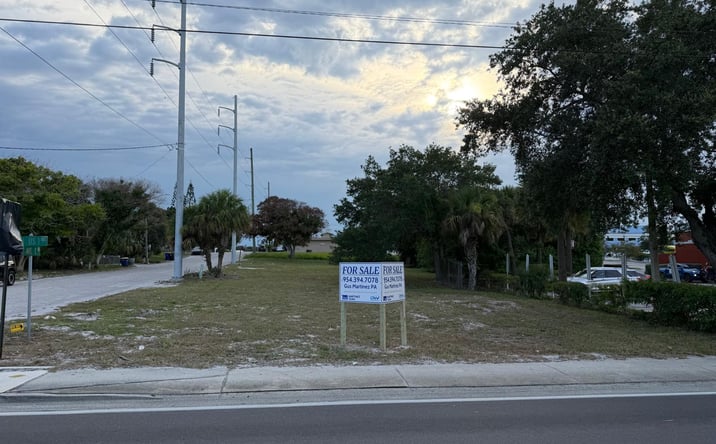 Pictures of Land, Retail property located at 408 Avenue E, Fort Pierce, FL 34950 for sales - image #1