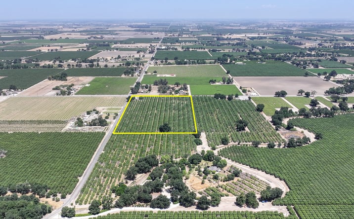 Pictures of Land property located at 21st Ave & Grangeville Blvd, Lemoore, CA 93245 for sales - image #1