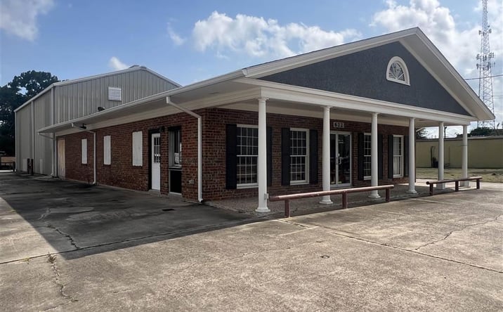 Pictures of Mixed Use property located at 622A E Prien Lake Road, Lake Charles, LA 70601-8686 for sales - image #1