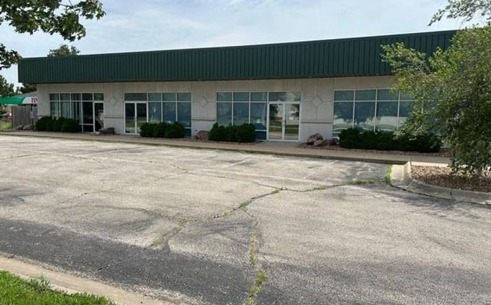 Pictures of Retail, Industrial, Office property located at 450 N Iowa Street, Lawrence, KS 66044 for sales - image #1
